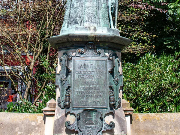 Bild 0: Fräulein-Maria-Denkmal